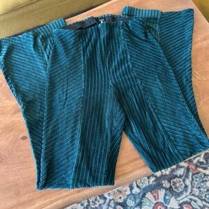 Free people slim pull-on velvet flare pants